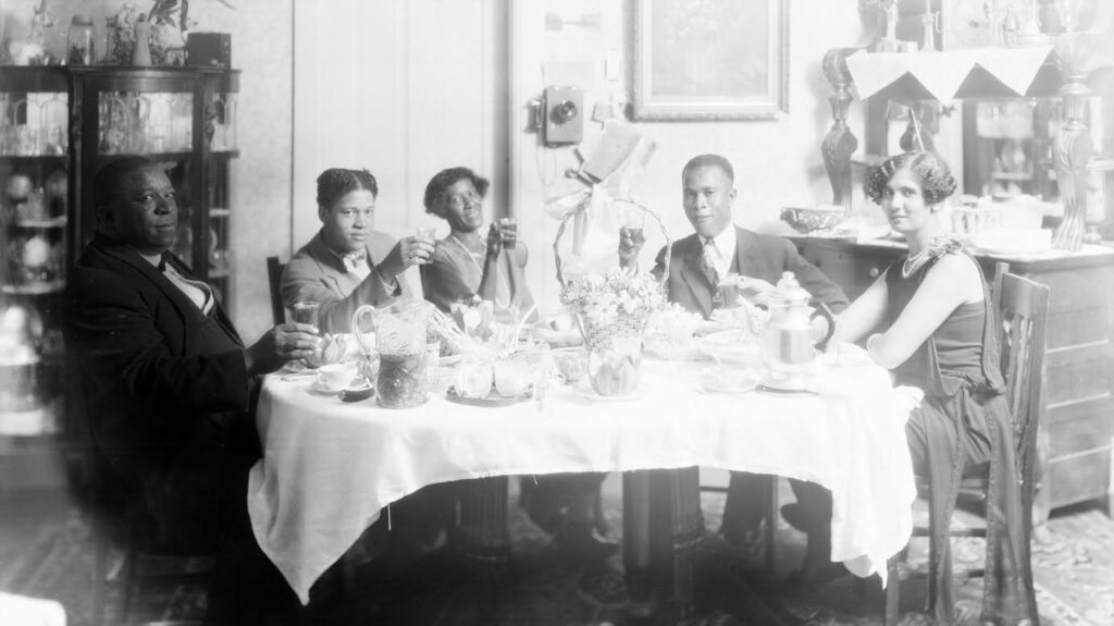 The Birdwhistle family, including Charles and Mamie Birdwhistle, early 20th century.